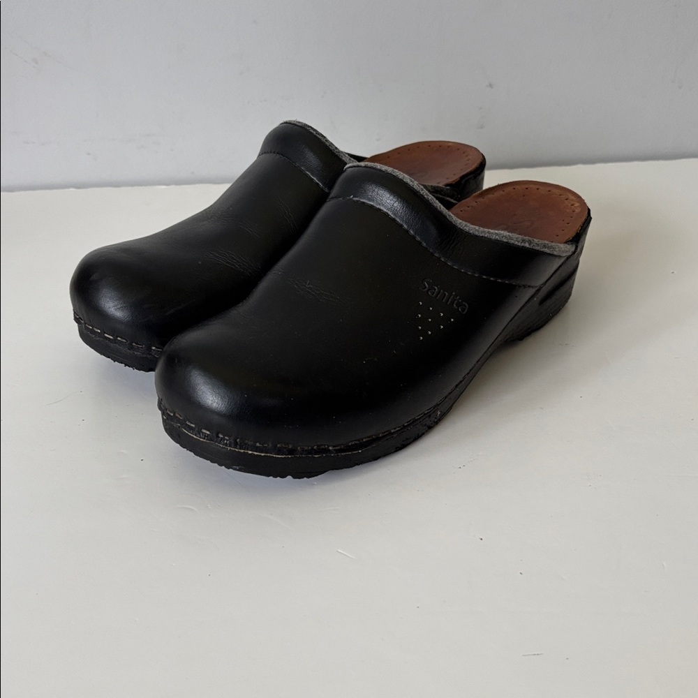 Sanita Black Leather Clogs Women’s EU 39 | Boho Granola Gardening
